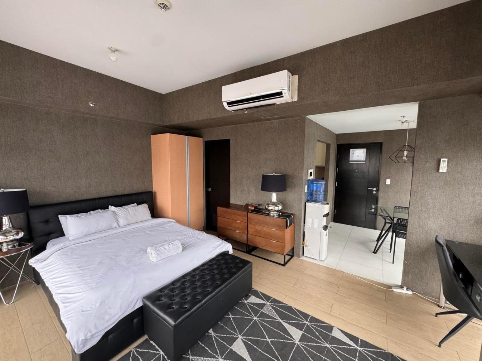 Modern Studio At Naia Terminal 3 Манила Экстерьер фото